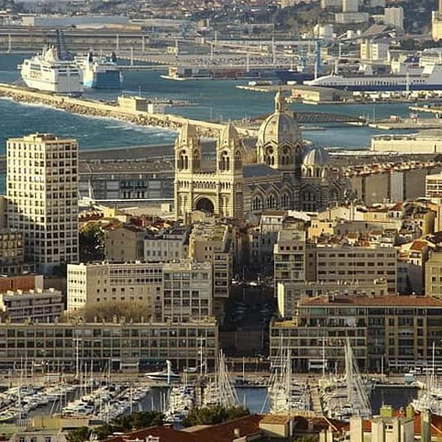 Prive transfer van Saint Tropez naar Marseille, 2 uur stop