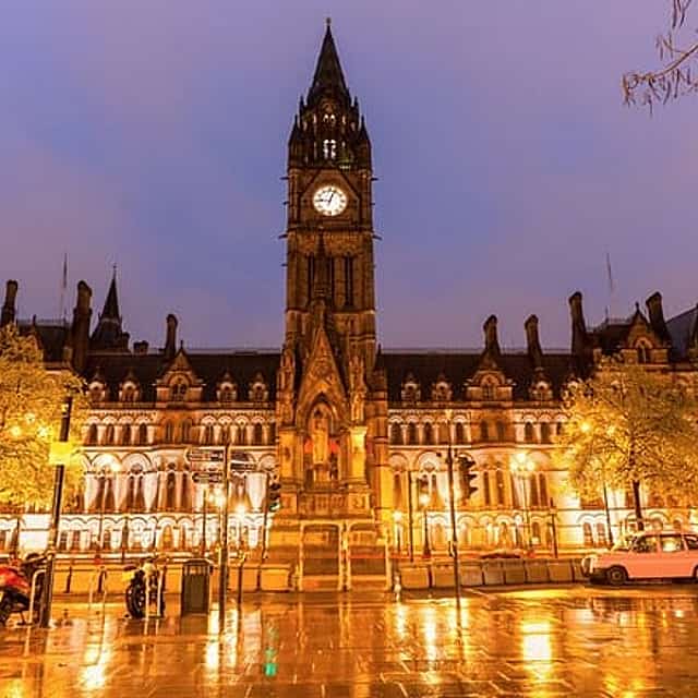 Manchester Scavenger Hunt & Highlights Self-Guided Walking Tour