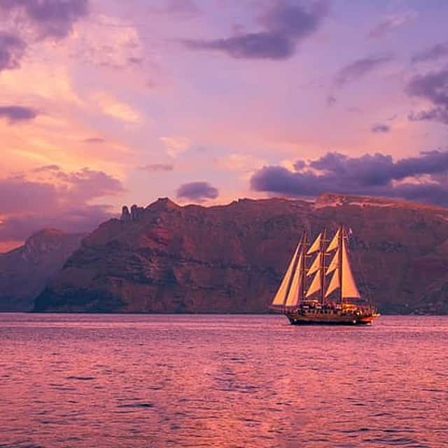 Santorini Volcano Sunset Cruise with Dinner