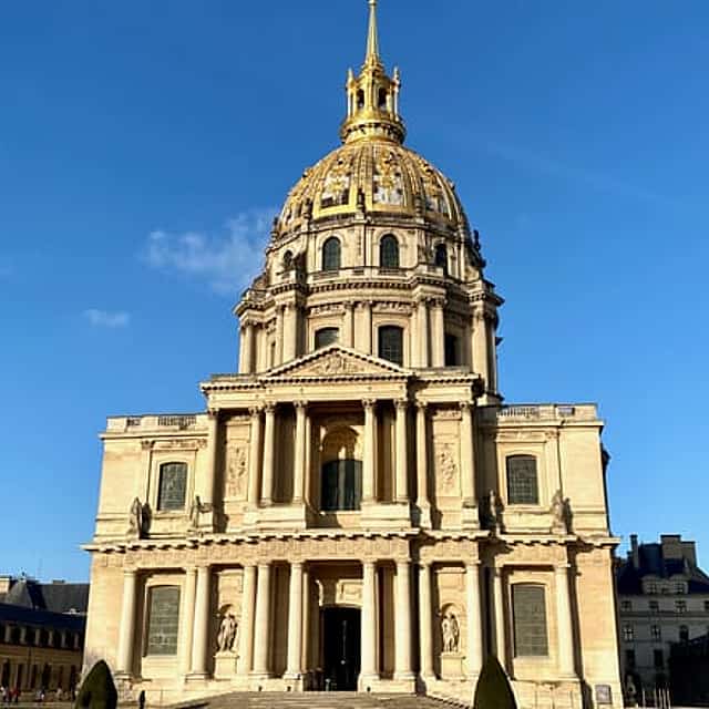 Paris Full Day 7 Iconic Sights Semi-Private Live Guided Tour.