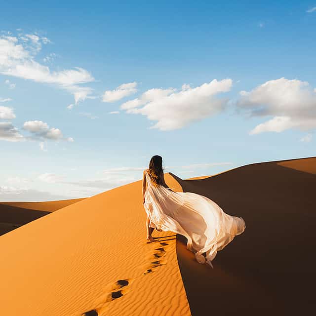 Von Maskat: Wadi Bani Khalid Oasis & Wahiba Desert Tour