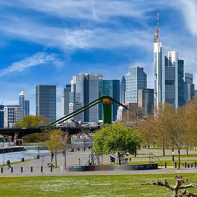 Privétransfer van Brussel naar Frankfurt, 2 uur stop in Keulen