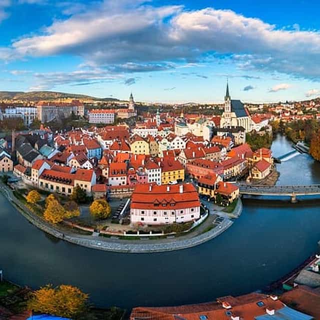 Transfer from Prague to Salzburg with Tour Stop in Cesky Krumlov
