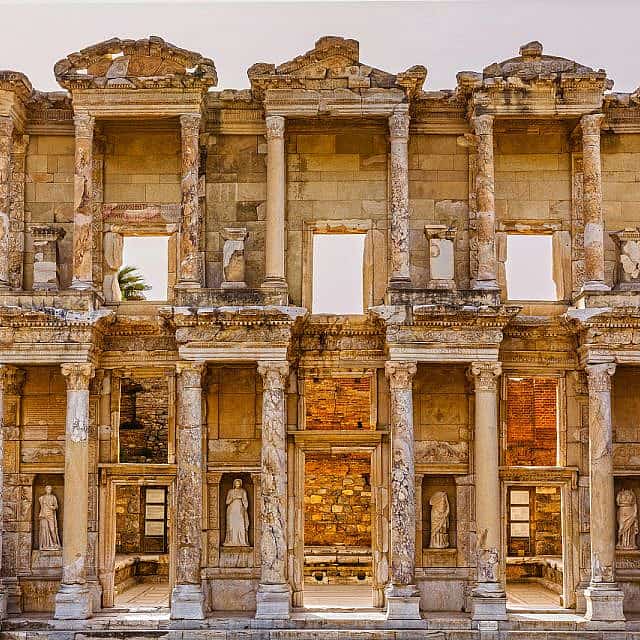 From Kusadasi or Selcuk: Ephesus, House of Mary & Artemis Temple with Lunch