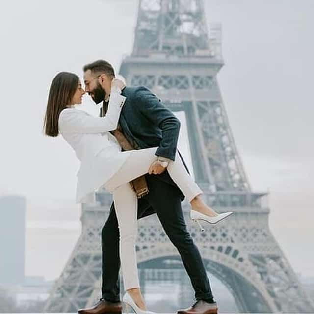 Private trip with Eiffel Summit ,cruise & professional photoshoot