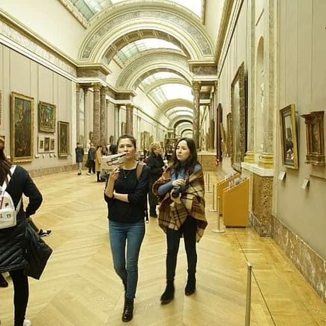 Louvre Museum Experience with Optional Macaron Tasting