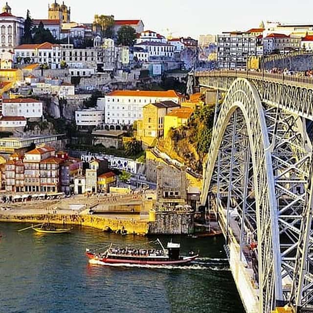 Lisboa para o Porto com paragens Aveiro-Fátima-Coimbra-Tomar-Nazaré-Óbidos