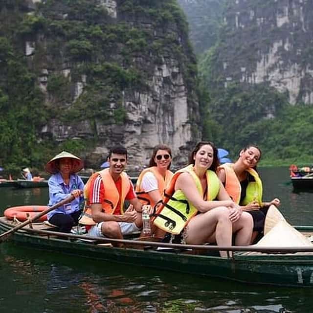 Ninh Binh Luxury Day Tour visit Hoa Lu and Trang An from HANOI