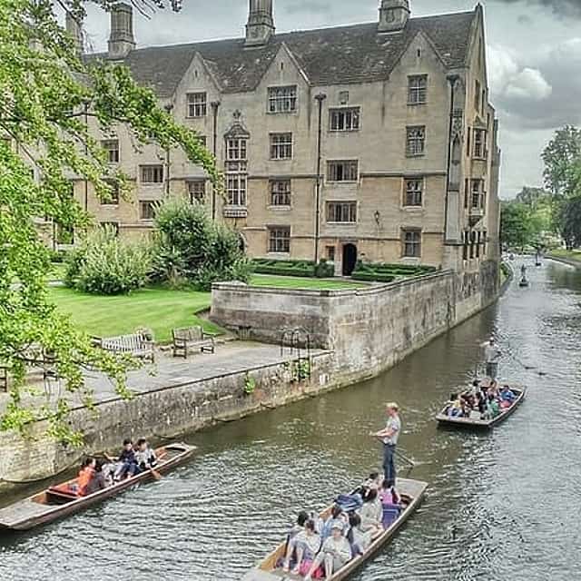 Private Transfer from London to Cambridge with Local Driver