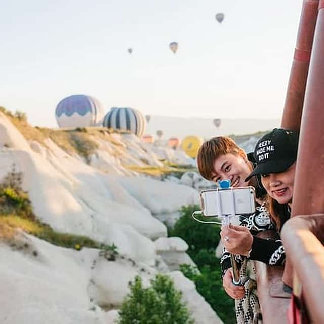 Hot Air Balloon, Best of Red and Green Guided 1-Day Tour