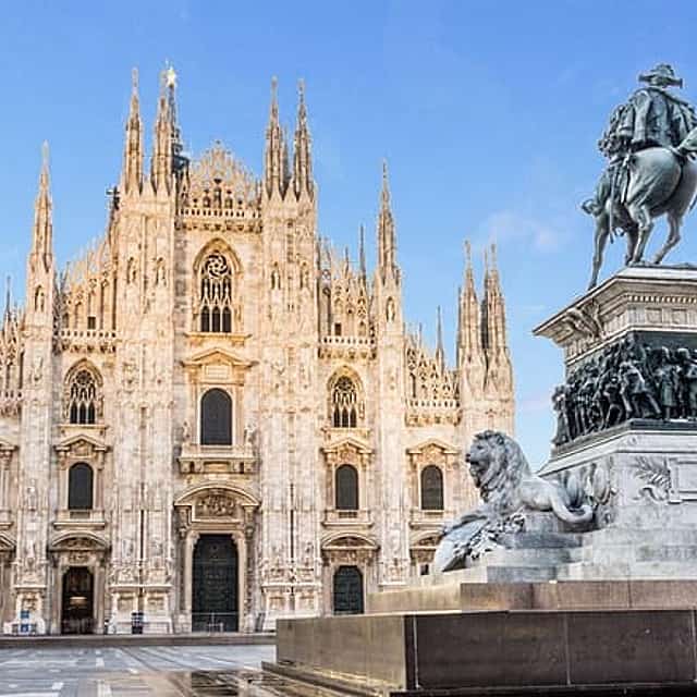 Private transfer: Geneva to Genoa, 2h sightseeing stop in Milan