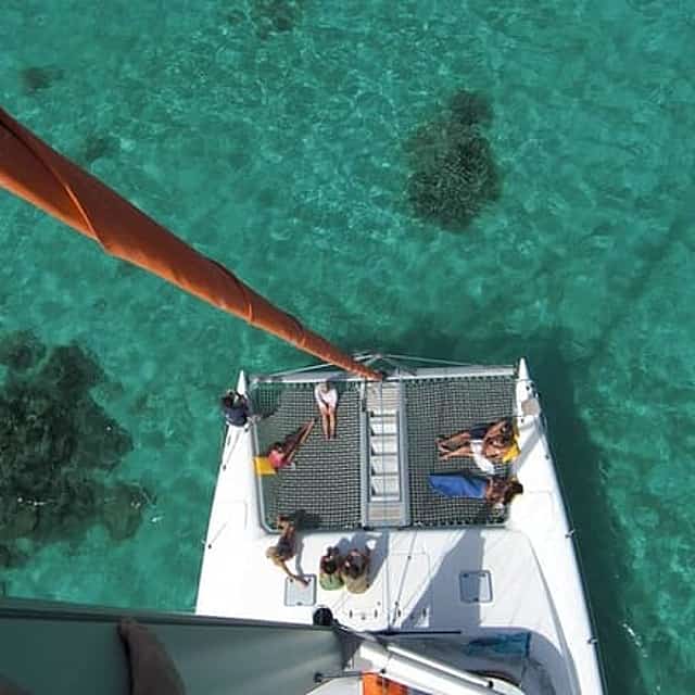 Catamaran Full-Day Guided Tour to Ile aux Cerfs from Pointe Jerome