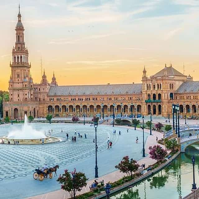 Privater Tagesausflug von Malaga nach Sevilla, freundlicher lokaler Fahrer