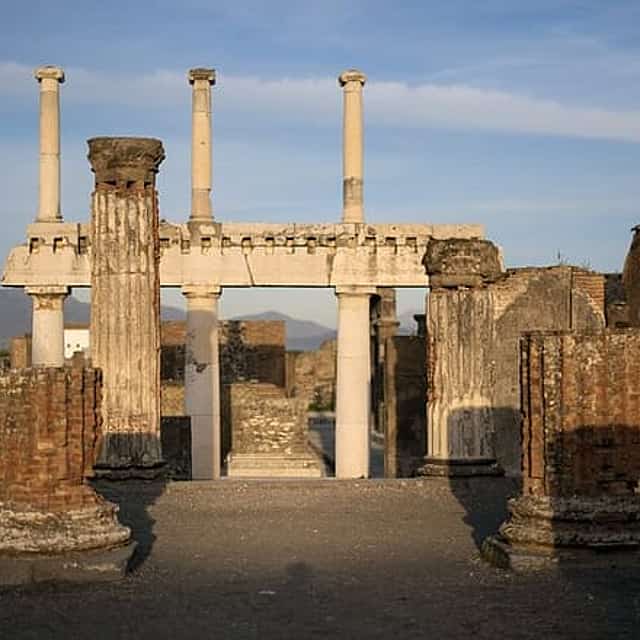 Private Tour to Pompeii and Positano and Vietri Sul Mare
