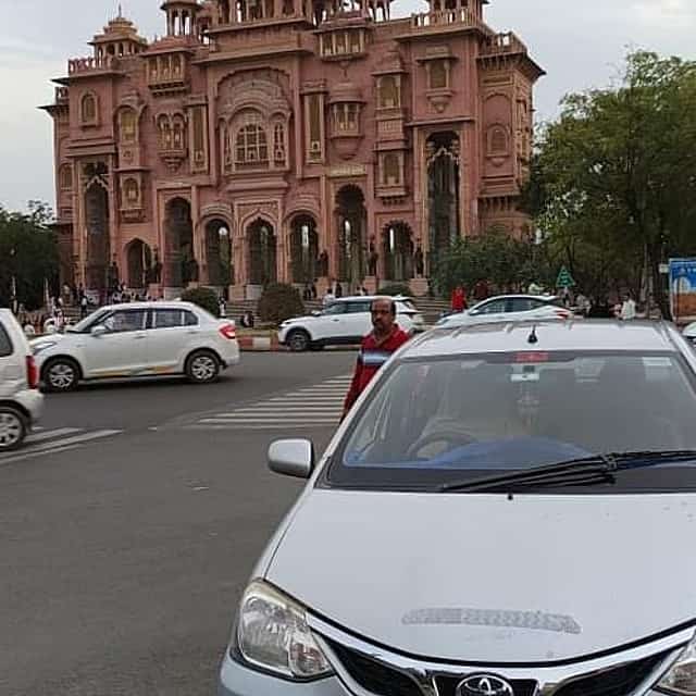 Private Transfer From Jaipur to Udaipur One Way Sedan/SUV