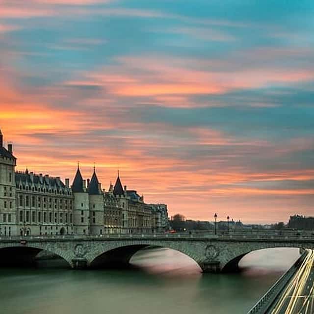 Full-Day Paris City Tour including Crazy Horse Show with Hotel Pick up and drop