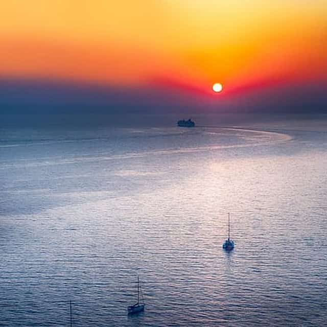 Private Catamaran Beautiful Day around Santorini via Red beach