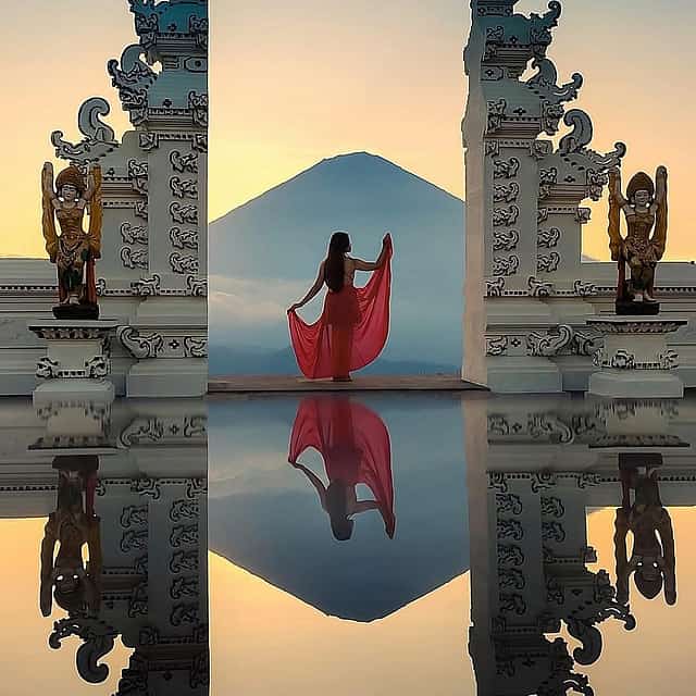 ทัวร์บาหลีตะวันออก: วัดเลมปูยัง (ประตูแห่งสวรรค์) & ตีร์ตา กังกา
