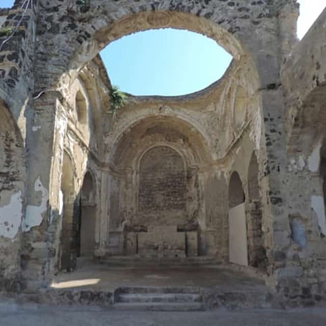 Ischia: Guided tour in English of the Aragonese Castle + hotel transfer