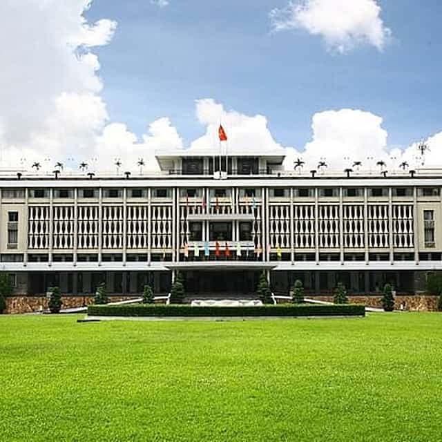 Full Day Ho Chi Minh City - Cu Chi tunnel deluxe tour with lunch