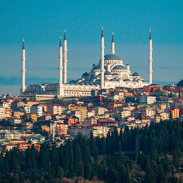 Ganztägige Istanbul-Tour „Auf zwei Kontinenten“ auf Russisch
