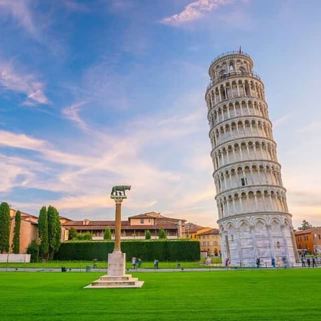 Pisa Scavenger Hunt & Highlights Self-Guided Walking Tour
