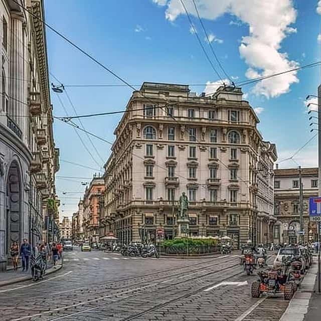 Bologna to Milan Private Transfer with English-Speaking Driver