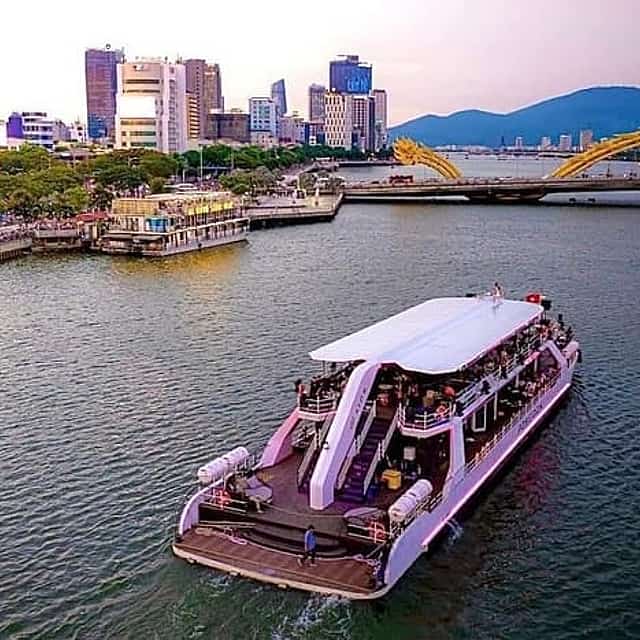 Da Nang: Private Tour Poseidon Dinner Cruise & Hotel Transfer