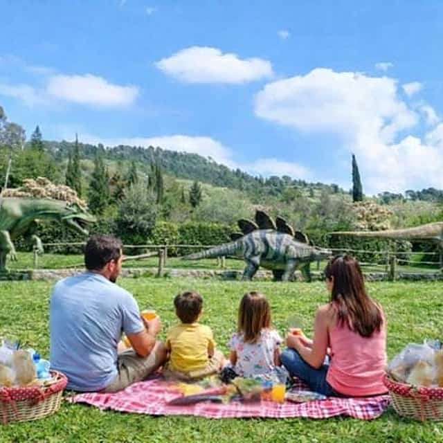 Lucca: Dinosaurs, Animals & Shows at Serbacco Family Park