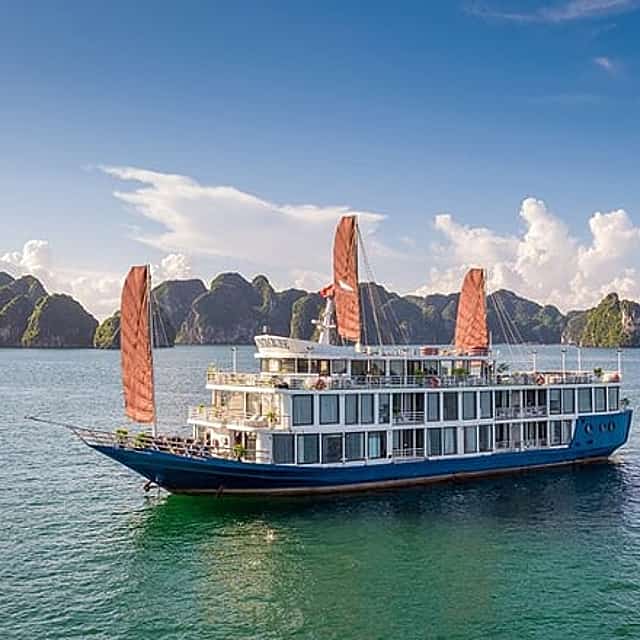 Verdure Lotus Classic Cruise in Halong Bay & Lan Ha Bay (2D1N)