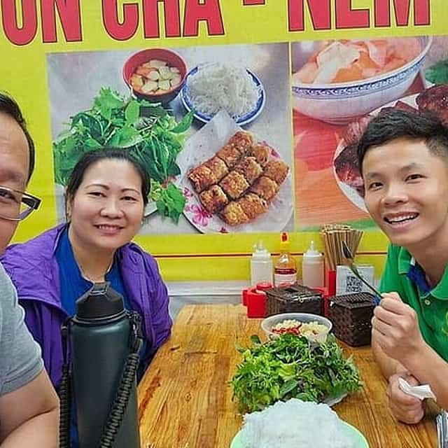 GROUP or PRIVATE Hanoi Street Walking Tour with AUTHENTIC Foodie