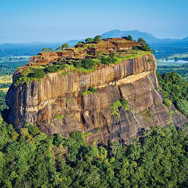 1-day Tour to Sigiriya Rock Fortress and Dambulla Caves