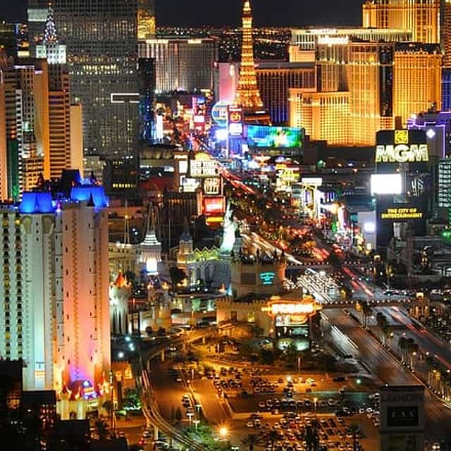 Vegas Secrets: Bars, Shopping, Limo and Dining Experience