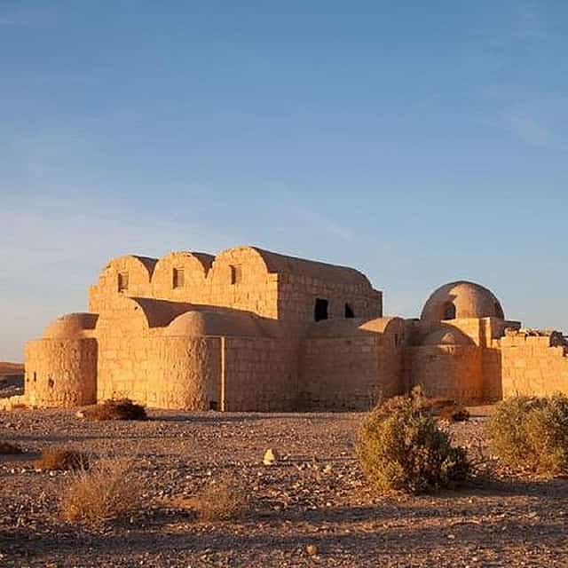 Ultieme culturele rondreis door Jordanië: Amman, woestijnkastelen, Pella, Umm Qais, Jerash, Dode Zee, Madaba, Mount Nebo, Kerak, Petra & Wadi Rum – 3★ Hotel (05 nachten in Amman, 01 nacht in Petra, 01 nacht in Wadi Rum)

