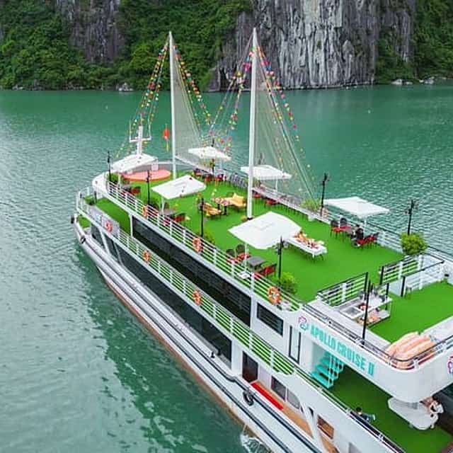 Hanoi : Ha Long Bay Luxury Day Cruise with Limousine and Buffet