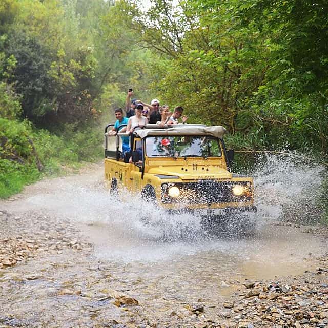 Jeep Safari Tour en la Montaña Taurus con Almuerzo en el Río Dimçay en Alanya.
