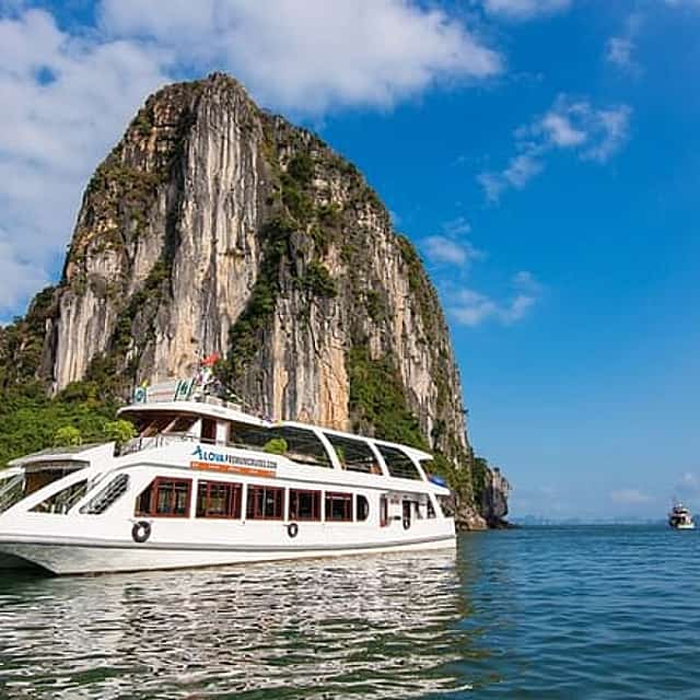BEST SELLER - Halong Alova Day Cruise: Buffet, Kayaking and Cave