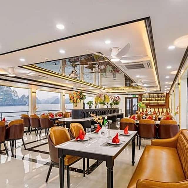 Diamond Era Luxury Halong Bay Day Trip with Jacuzzi & Kayaking
