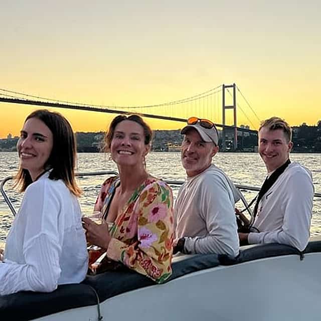 Istanbul Sunset Cruise With Luxury Yacht On Bosphorus