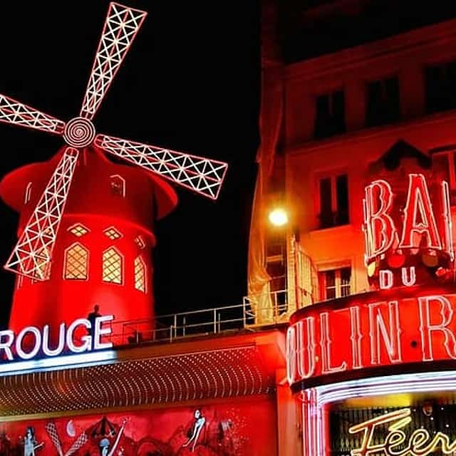 6 hours Paris City Tour with Seine River cruise and Moulin Rouge