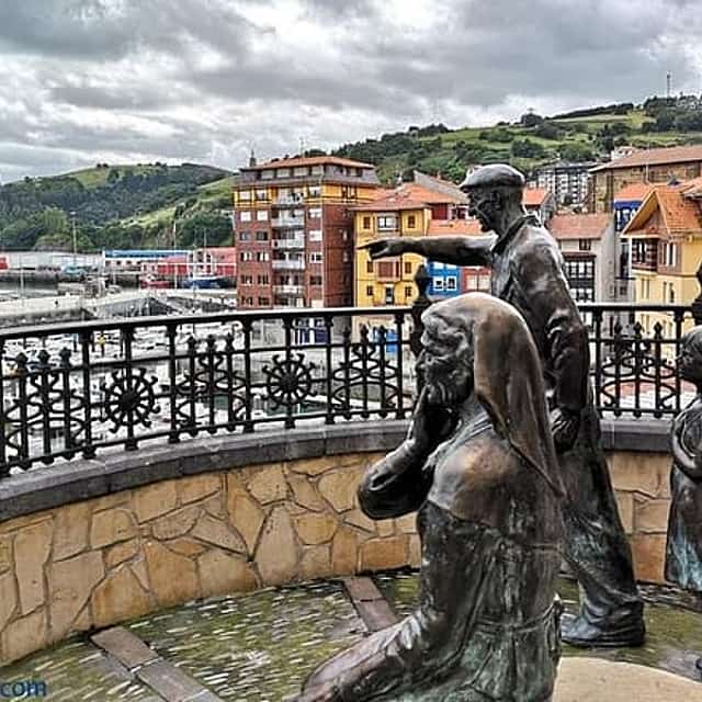 Txakoli in the bowels of the Basque Coast