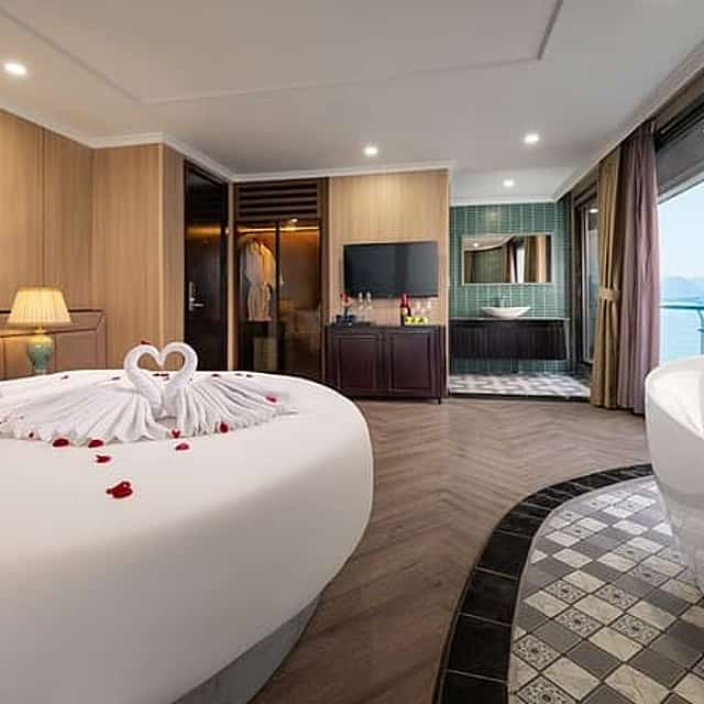 Halong & Lan Ha Bay Luxury Overnight Cruise – Pickup from Hanoi