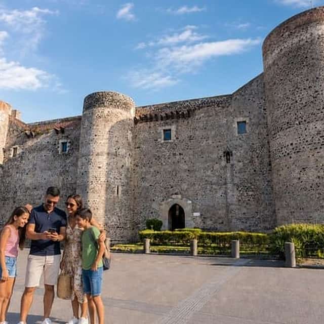 Catania Scavenger Hunt & Highlights Self-Guided Walking Tour