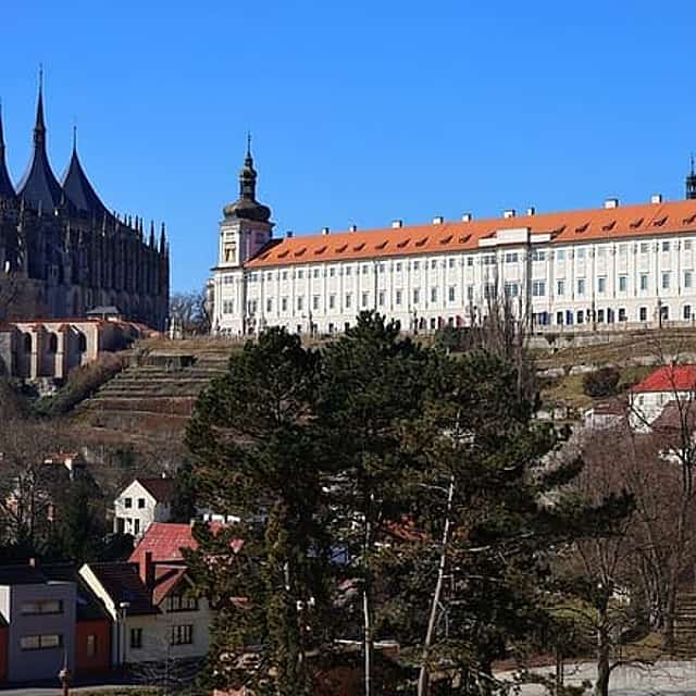 Praga a Kutná Hora: excursión de un día al osario, Santa Bárbara y más
