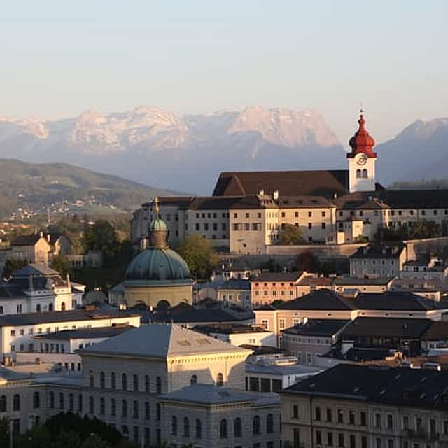 2h Sound of Music City Sights - Private Tour