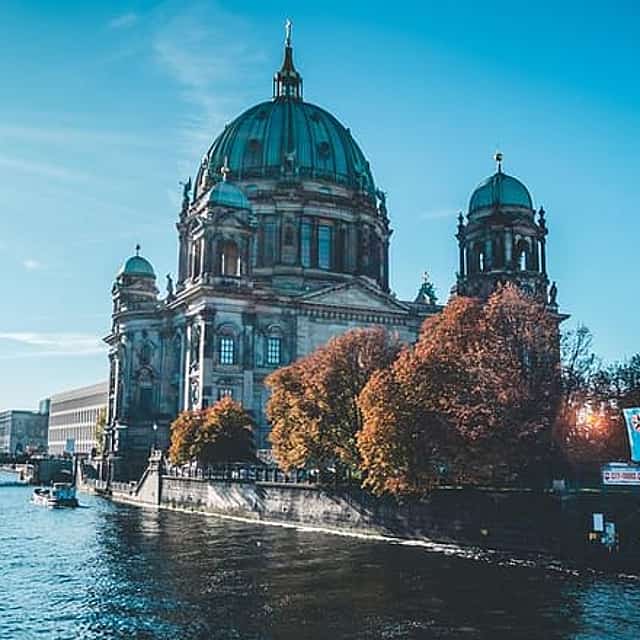 Private Scenic Transfer from Prague to Berlin with 4h of Sightseeing