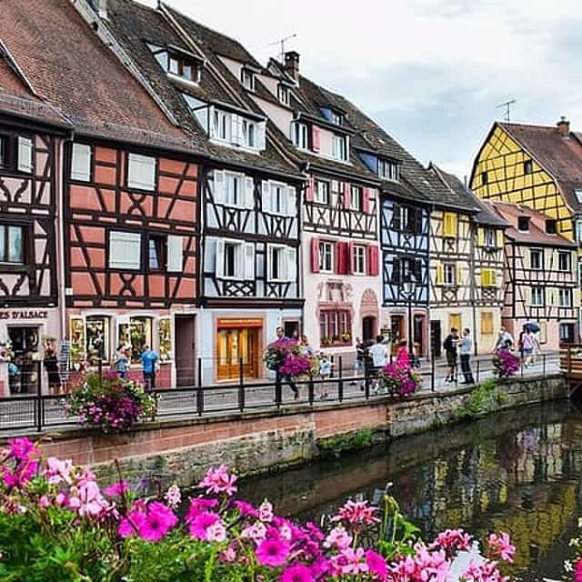 Özel yerel sürücüyle Basel'den Colmar'a direkt transfer