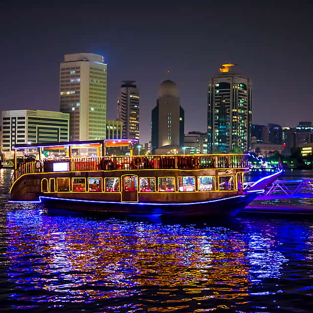 Pacchetto famiglia IMG World e Dhow Cruise con cena
