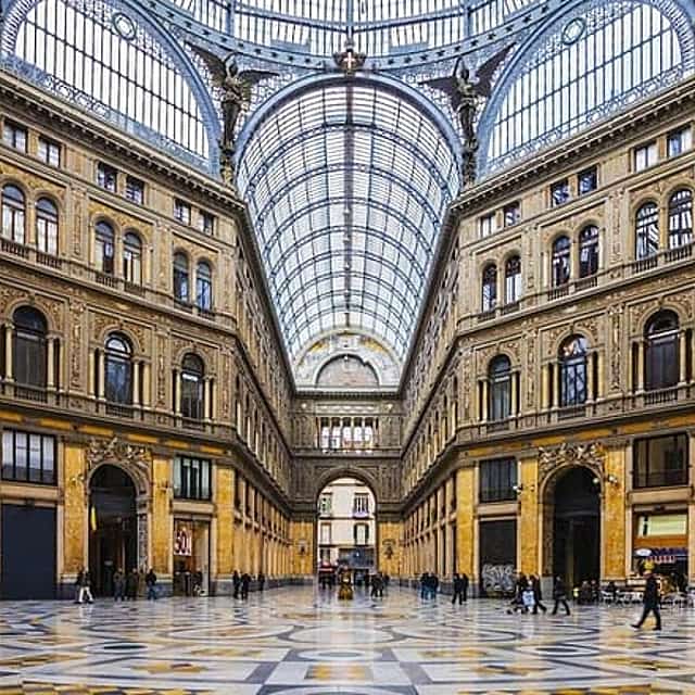 Naples panoramic tour and Monumental historic center.