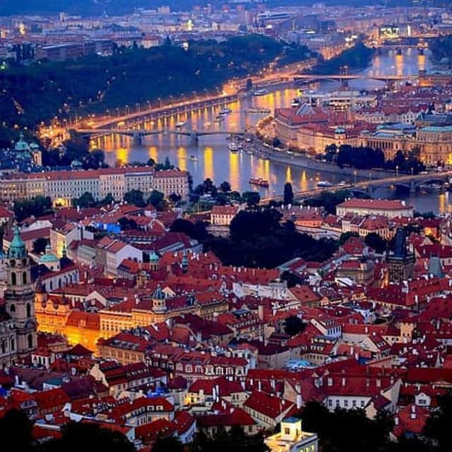 Private Transfer > Munich to Prague with 3h Stop in Karlovy Vary